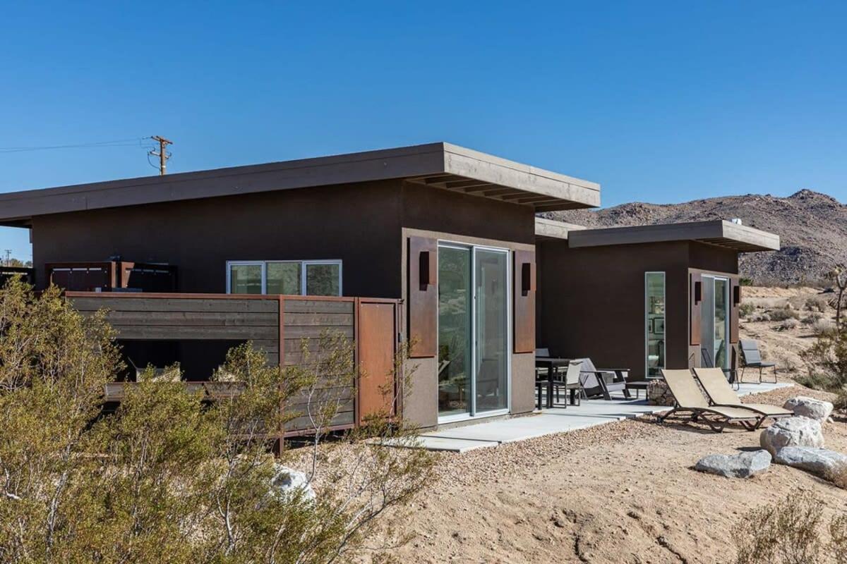 Shelter 2 L A Classic At Joshua Tree Park Entrance Экстерьер фото